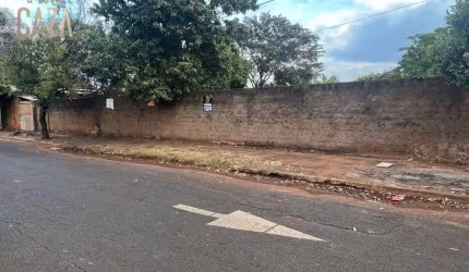 TERRENO À VENDA