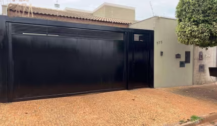 Casa com 3 dormitórios à venda, 133 m² por R$ 490.000,00 - Jockey Club - Barretos/SP