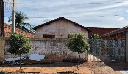 IMÓVEL À VENDA