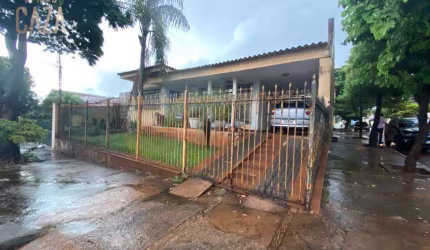 IMÓVEL À VENDA