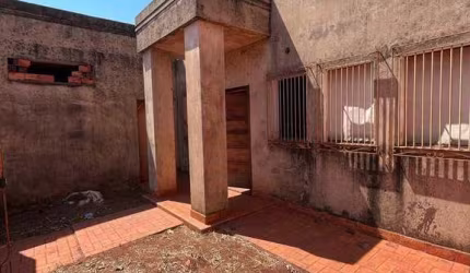 IMÓVEL À VENDA