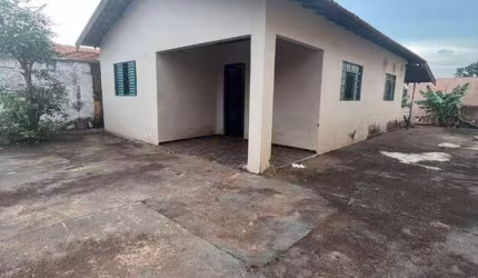 IMÓVEL À VENDA