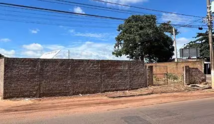 TERRENO À VENDA