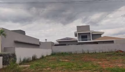 TERRENO À VENDA