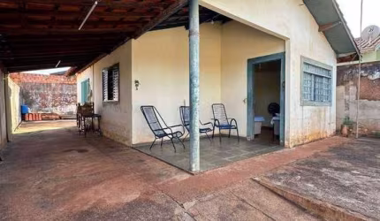 IMÓVEL À VENDA