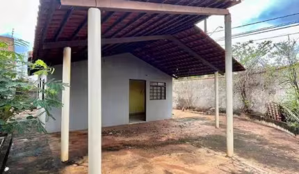 IMÓVEL À VENDA
