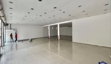 Salao Comercial de 230 Mts. - Centro - R$ 17.000,00