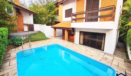 Casa Para Alugar de 369m² Com 4 Dormitorios Sendo 1 Suite e 4 Vagas de Garagem No Residencial 5 Em Santana de Parnaiba/sp