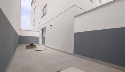 Apartamento com Área Privativa à Venda