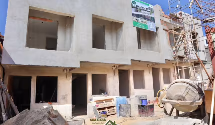 Casa Duplex Nova com 2 Quartos e Varanda