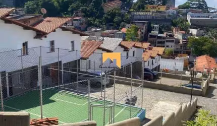 Sobrado a venda no Jardim Guarujá