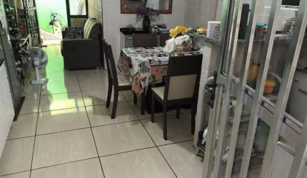 Casa com 3 dormitórios à venda, 130 m² por R$ 300.000,00 - Marechal Hermes - Rio de Janeiro/RJ