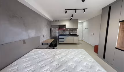 Studio mobiliado com 27mt² na Saúde. 1 dormitório integrado a cozinha e varanda. Apenas 4 minutos a pé do metrô Praça da Árvore