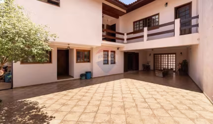 Lindo Sobrado  em SJ Clímaco 248m² 03 suítes 03 vagas -área externa maravilhosa