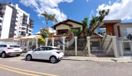 Casa com 5 quartos para alugar na Rua Abelardo Luz, 193, Balneário, Florianópolis por R$ 20.000