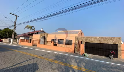 Casa comercial para alugar na Rodovia Baldicero Filomeno, 7878, Ribeirão da Ilha, Florianópolis por R$ 48.000