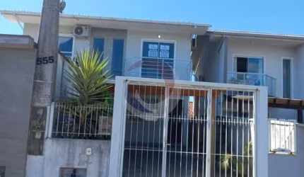 Casa com 2 quartos para alugar na Rua Valcioni Duarte, 555, Bela Vista, Palhoça por R$ 3.600