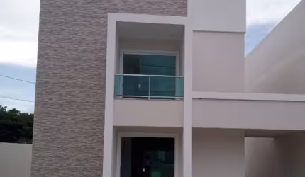Locação de casa Duplex em Condomínio bem próximo a praia