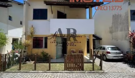 Casa com 4 quartos à venda no Ipitanga, Lauro de Freitas  por R$ 600.000