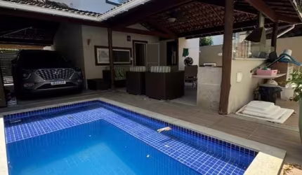 Casa em condomínio fechado com 4 quartos à venda no Abrantes, Camaçari  por R$ 870.000