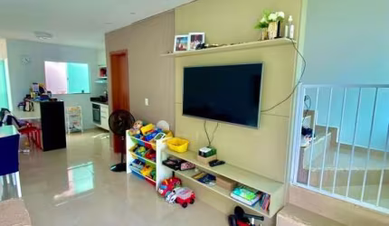 Casa com 2 quartos à venda na Vila Praiana, Lauro de Freitas  por R$ 390.000