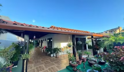 Casa com 4 quartos à venda no Centro, Lauro de Freitas  por R$ 735.000