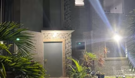 Casa em condomínio fechado com 4 quartos à venda no Estrada do Coco, Lauro de Freitas  por R$ 1.390.000