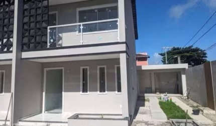 Casa em condomínio fechado com 3 quartos à venda no Ipitanga, Lauro de Freitas  por R$ 520.000