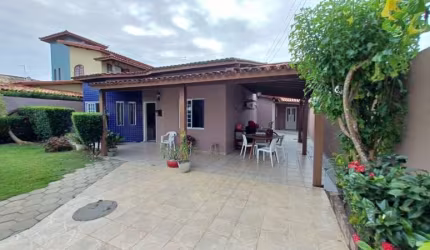 Casa em condomínio fechado com 3 quartos à venda no Buraquinho, Lauro de Freitas  por R$ 820.000