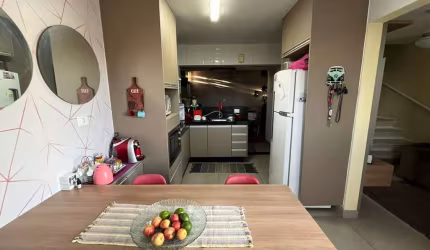 Sobrado com 2 dormitórios à venda, 77 m² por R$ 320.000 - Chácara Santa Maria - D.I. 02 - Nova Odessa/SP