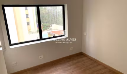 Alugo conjunto comercial  próximo ao Portal do Morumbi com 40 m ²