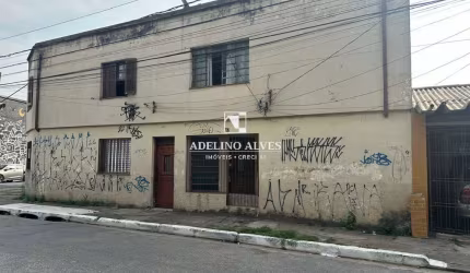 Vendo Casas de 2 dormitórios de esquina com 204 mts