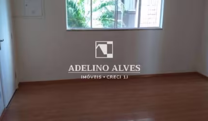 Alugo 3 dormitórios no Itaim