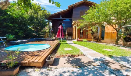 Casa para Venda em Florianópolis, São João do Rio Vermelho, 3 dormitórios, 1 suíte, 3 banheiros, 3 vagas