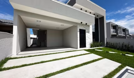 Maravilhosa Casa com 03 quartos com uma suíte na Palhoça - SC