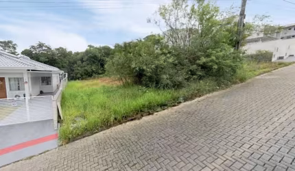 Terreno de 350m² no Sertão do Maruim em São José