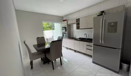 Sobrado de 2 dormitórios em Potecas - São José