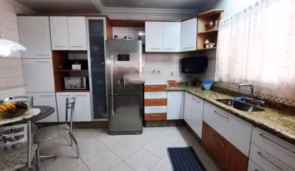 Sobrado para Venda em São Paulo, Itaquera, 3 dormitórios, 1 suíte, 2 banheiros, 2 vagas