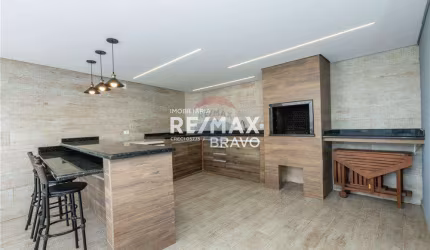 Sobrado Triplex, 4 quartos, 4 vagas de garagem