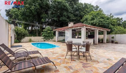 Casa térrea com excelente terreno no Guabirotuba em Curitiba