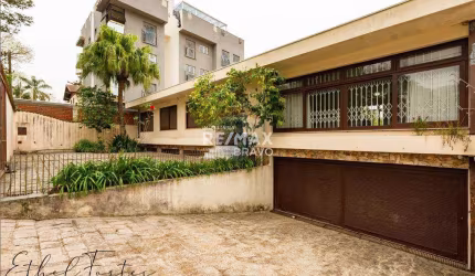 Casa Residencial, com quintal e edícula à venda, no Jardim Social