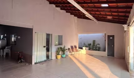 Casa com 2 quartos à venda na Rua A, 1, Bairro das Indústrias, Senador Canedo, 160 m2 por R$ 350.000