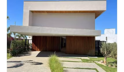 Luxuoso Sobrado de Esquina com 4 Suítes - Jardins Bolonha - R$2.290.000