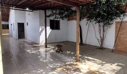 Casa Ampla à Venda no setor Monte Azul-2 quartos e 3 banheiros