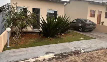 Casa 2 Quartos em Condomínio Fechado no Vale das Brisas