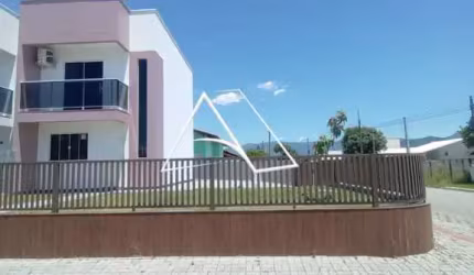 Sobrado para Venda em Palhoça, Praia do Sonho, 2 dormitórios, 1 banheiro, 2 vagas