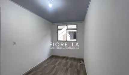 Apartamento a venda com 02 dormitórios localizado no bairro Praia Comprida - São José/SC