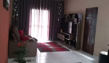 Sobrado com 3 Dormitórios à Venda