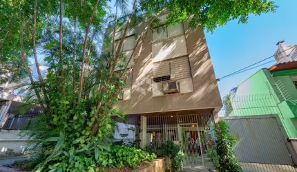 Amplo 03 dormitórios com suite e vaga no Petrópolis!