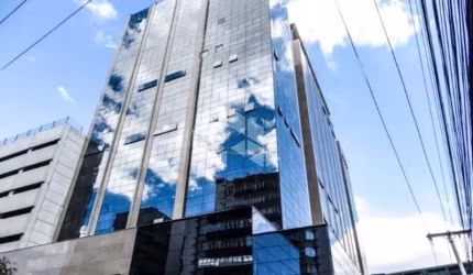 Sala comercial de alto padrão com 47 m² conectada ao Shopping Praia de Belas.
